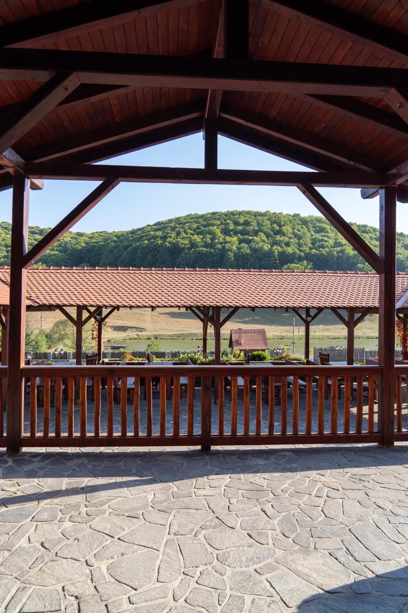 Hotel 5.Evszak Sfântu-Gheorghe Esterno foto