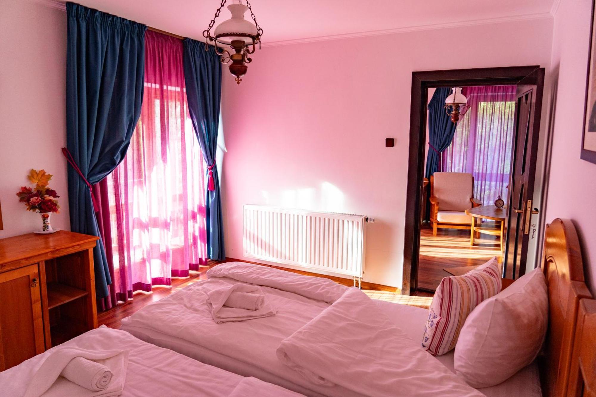 Hotel 5.Evszak Sfântu-Gheorghe Esterno foto