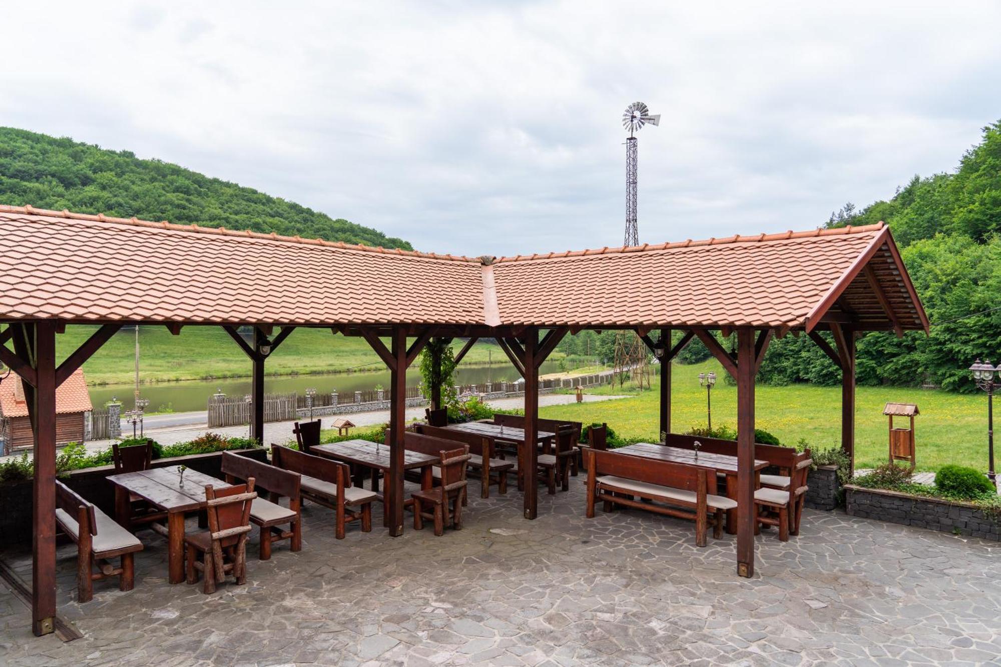 Hotel 5.Evszak Sfântu-Gheorghe Esterno foto