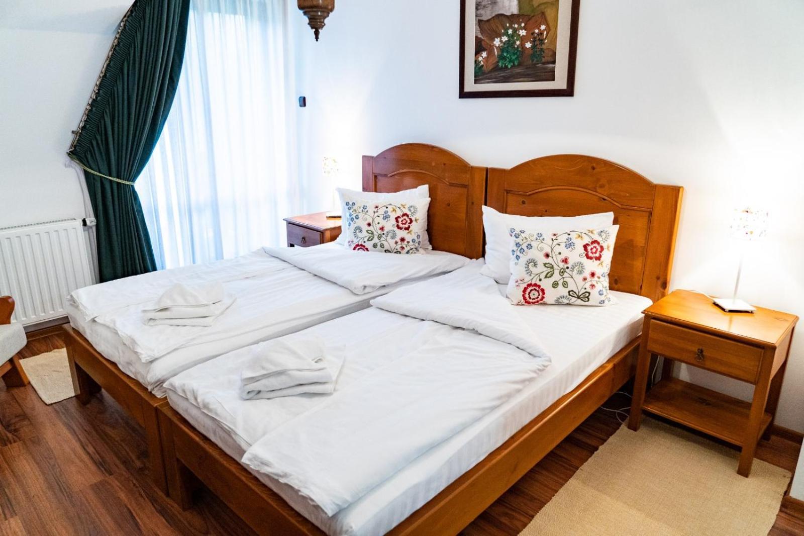 Hotel 5.Evszak Sfântu-Gheorghe Esterno foto