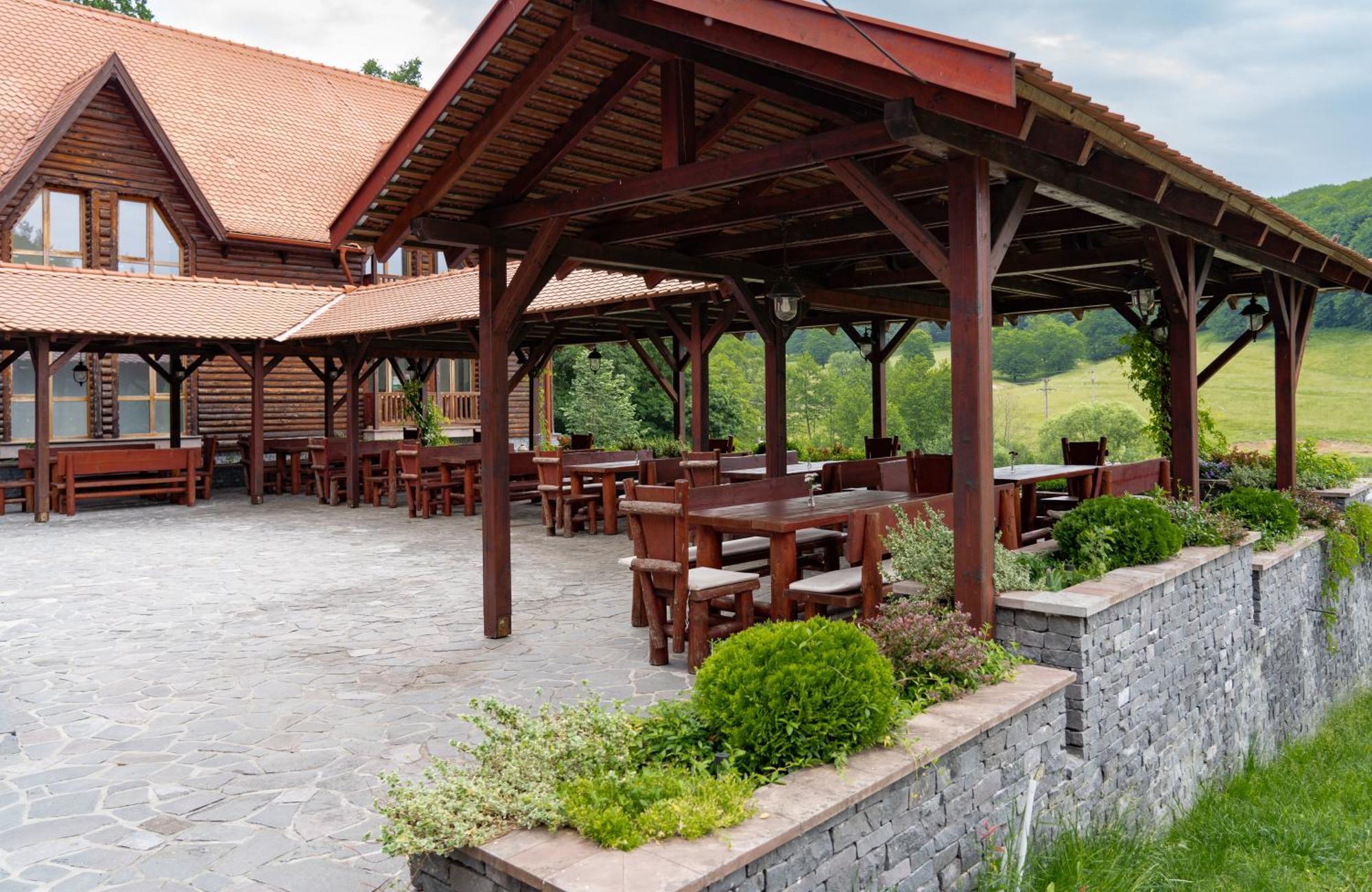 Hotel 5.Evszak Sfântu-Gheorghe Esterno foto