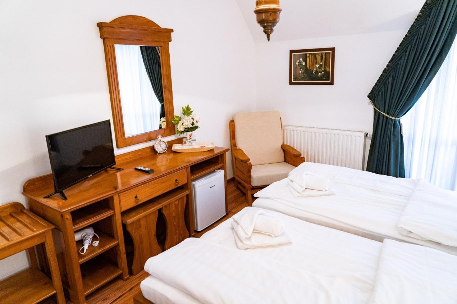 Hotel 5.Evszak Sfântu-Gheorghe Esterno foto